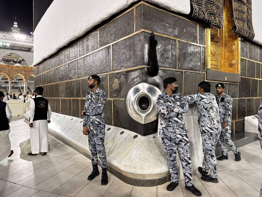 Kabe'nin örtüsü temizlendi - Resim: 14